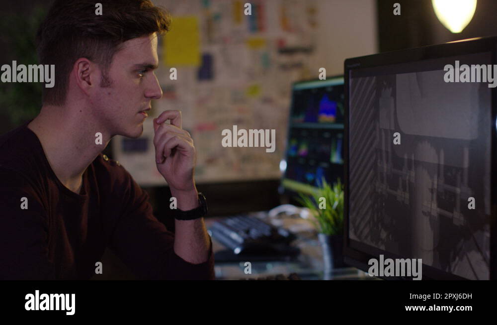Using computer hi Stock Videos & Footage - HD and 4K Video Clips - Alamy