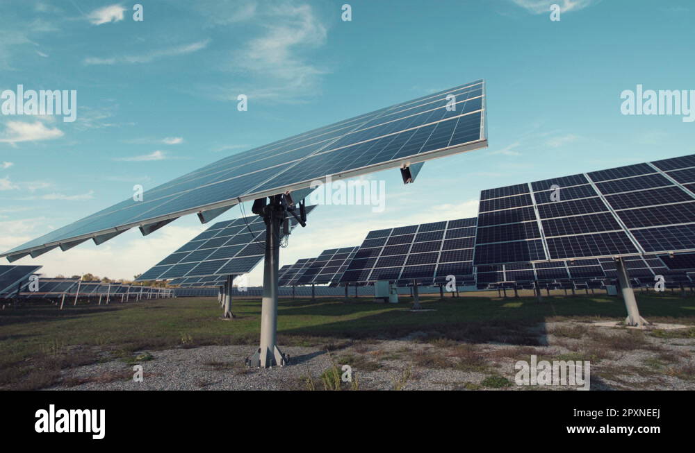 Solar panel arrays Stock Videos & Footage - HD and 4K Video Clips - Alamy