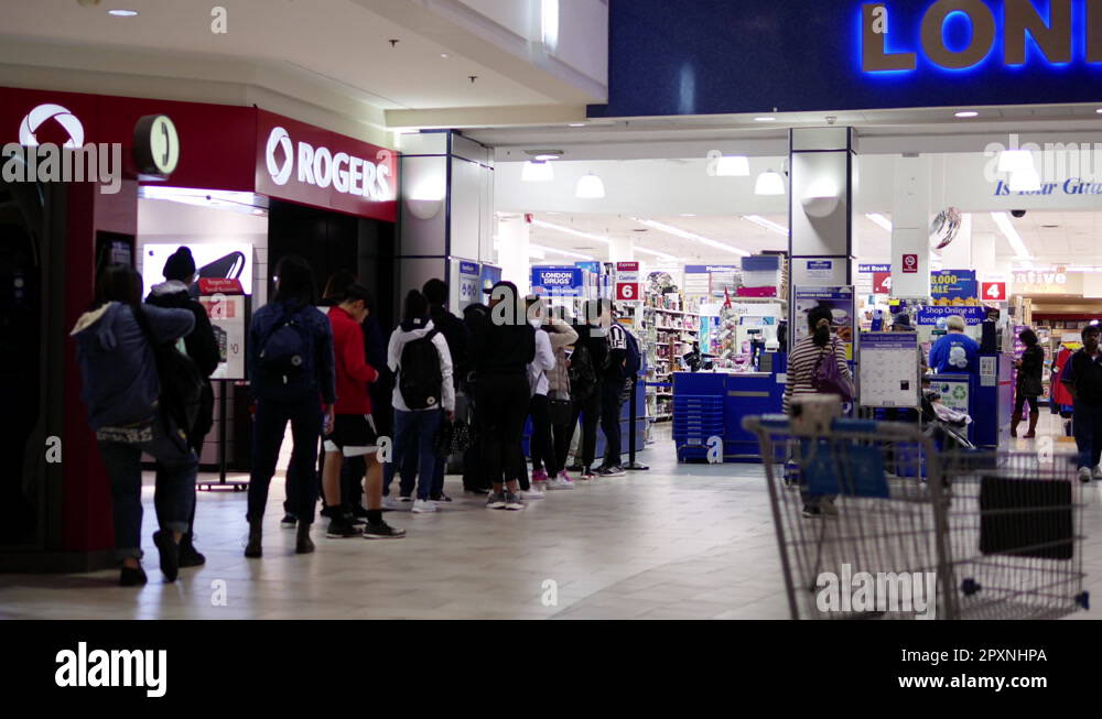 Buying ticket mall Stock Videos & Footage HD and 4K Video Clips Alamy