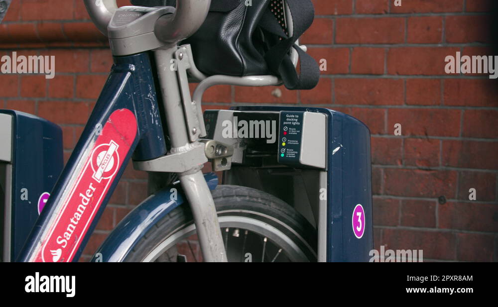 Cycle docking Stock Videos & Footage - HD and 4K Video Clips - Alamy
