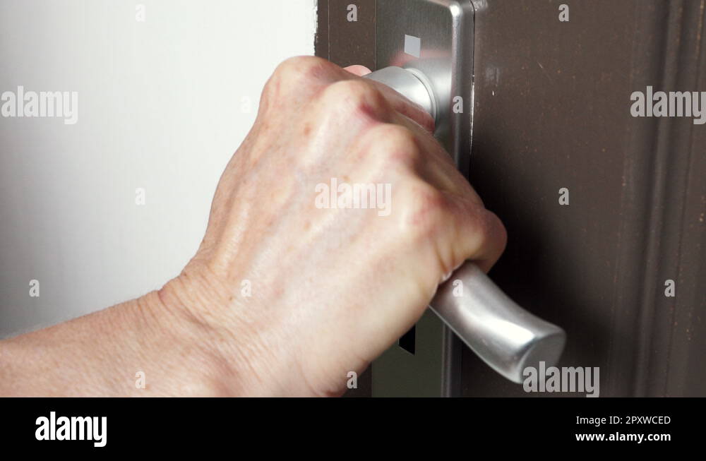 Locking up house Stock Videos & Footage HD and 4K Video Clips Alamy