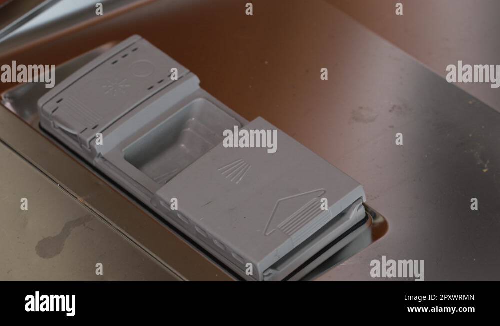 Dishwashing_machine Stock Videos & Footage HD and 4K Video Clips Alamy