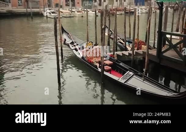 Gondola tied up in canal Stock Videos & Footage - HD and 4K Video Clips ...