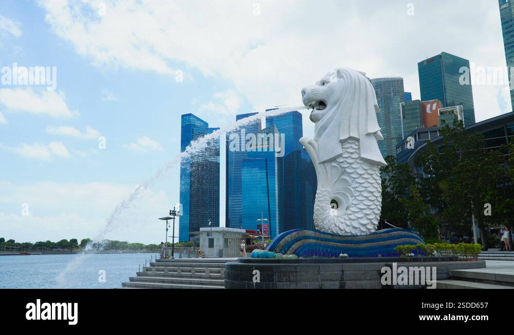 Merlion statue - symbol of Singapore Stock Video Footage - Alamy