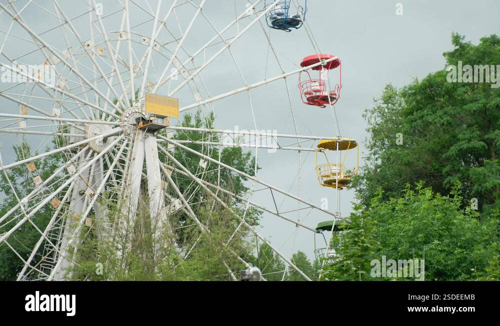 Rides in amusement park Stock Videos & Footage - HD and 4K Video Clips ...