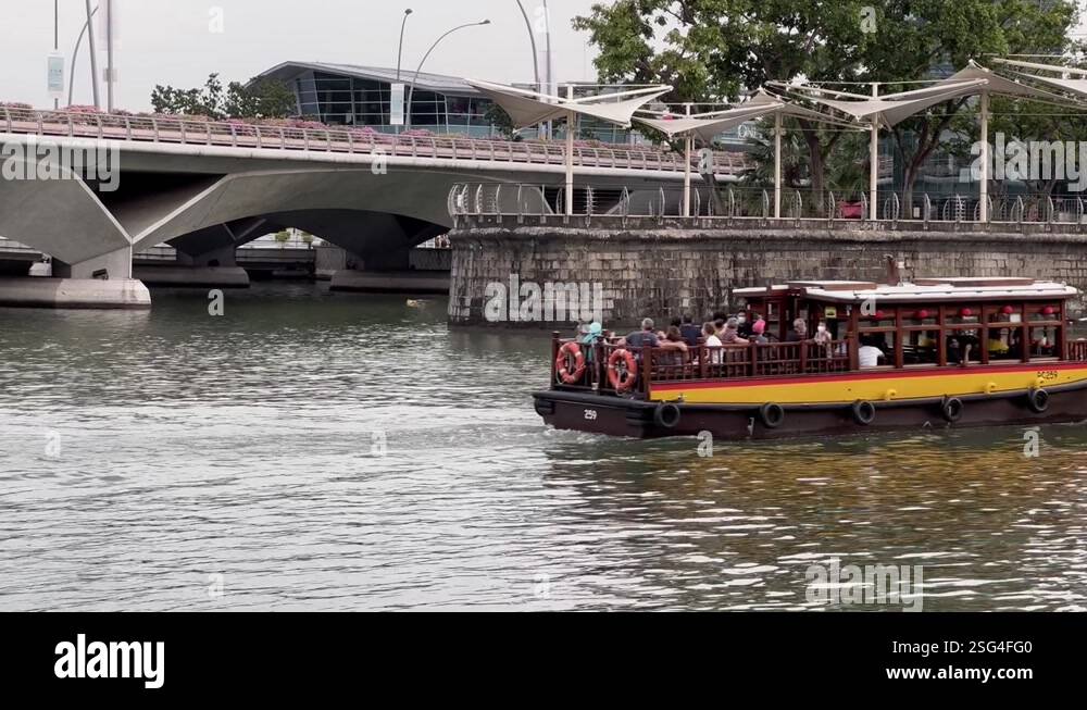 Famous scenic river cruise, bumboat ride sailing on the river, touring ...