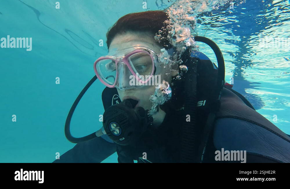 Scuba lesson Stock Videos & Footage - HD and 4K Video Clips - Alamy