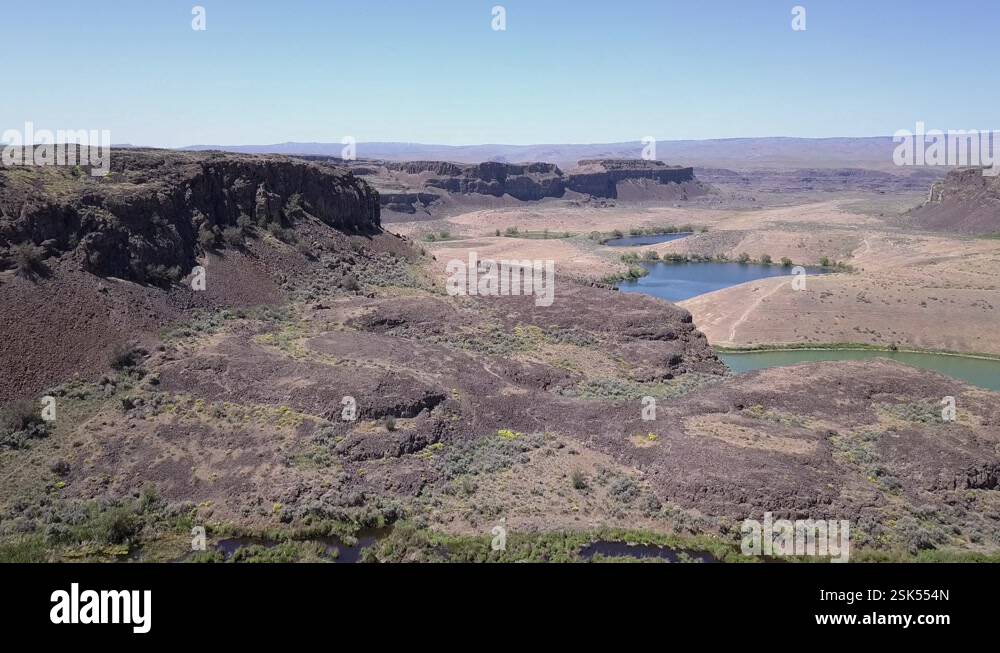 Ancient Lakes plunge pools below ancient dry waterfall, WA Scablands ...