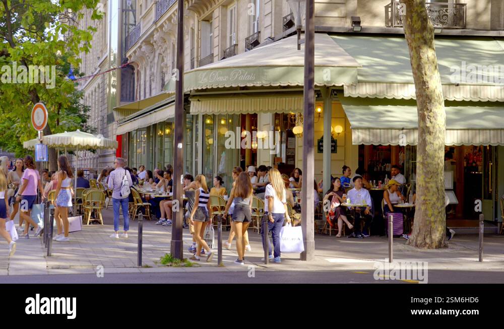 Paris St Germain district with its street cafes and small restaurants ...