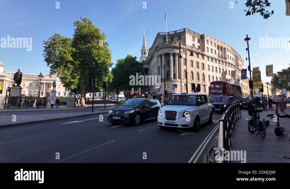 Trafalgar square busy 2024 Stock Videos & Footage - HD and 4K Video