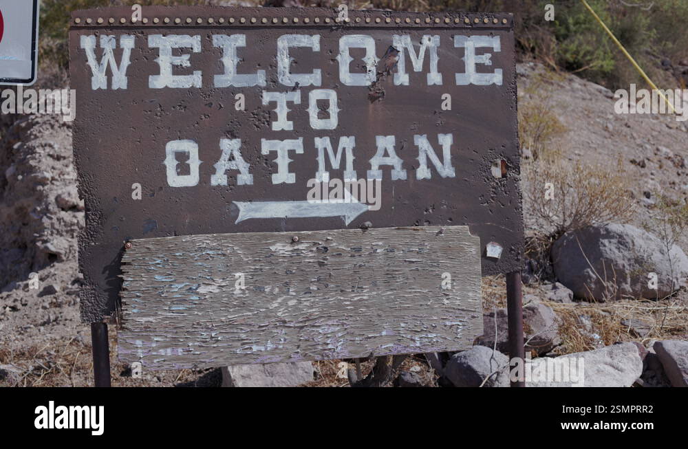 Welcome to Oatman town sign 4k Stock Video Footage - Alamy