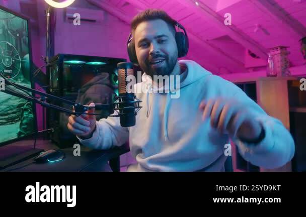 Happy smiling talking greeting hello Caucasian man male gamer guy ...