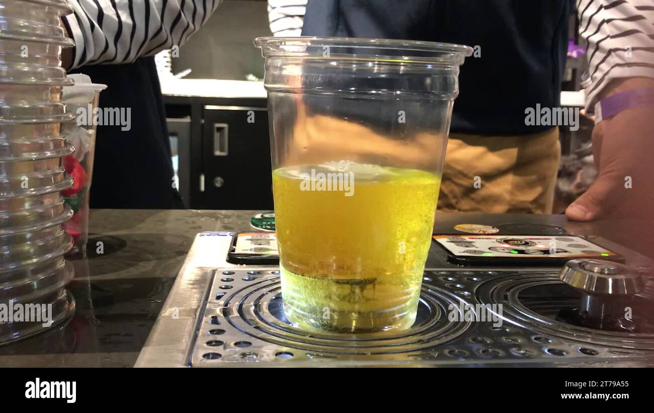 Tottenham's new stadium delights fans using beer pouring