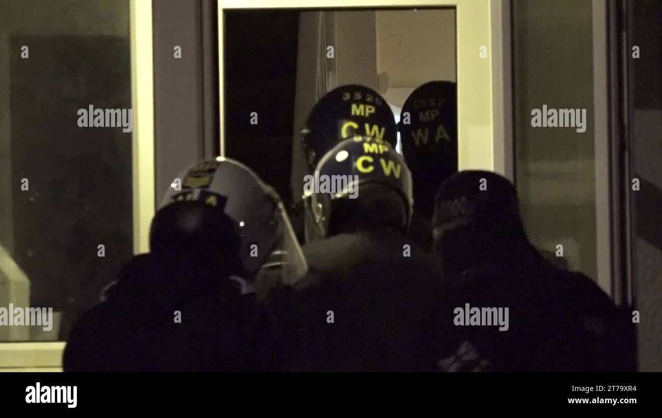 53 arrests and £63,000 cash seized in London police sting Stock Video