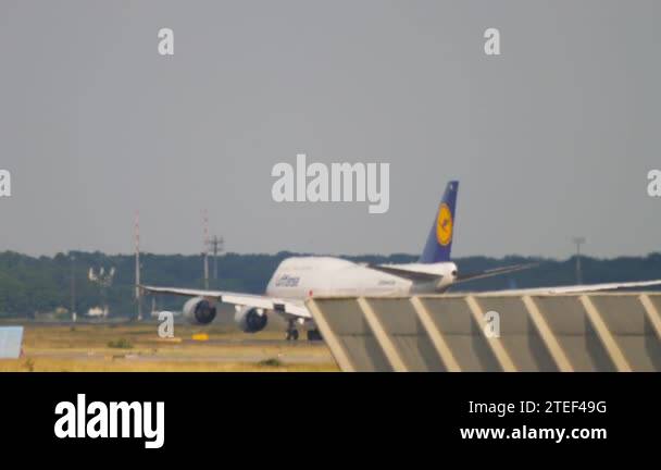Boeing 747 lufthansa Stock Videos & Footage - HD and 4K Video Clips - Alamy