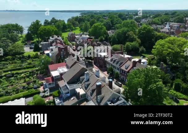Historic homes in New Castle Delaware. Houses on The Strand by Delaware