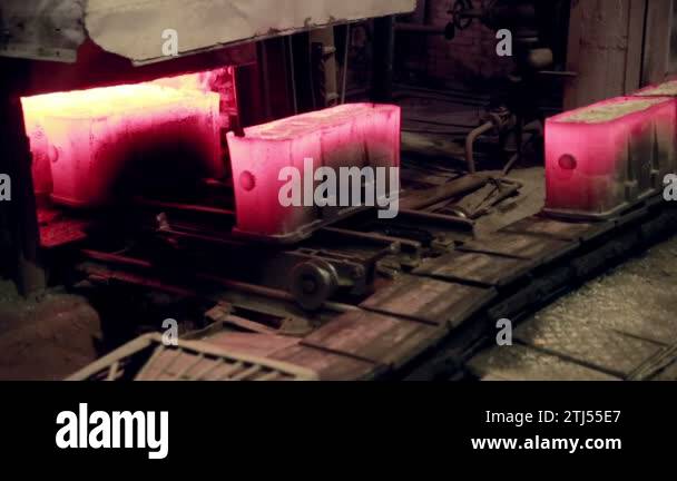 Molten metal work Stock Videos & Footage - HD and 4K Video Clips - Alamy