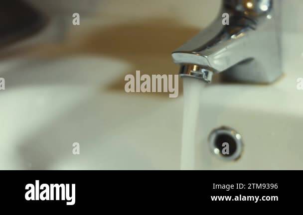 Phone drop testing Stock Videos & Footage - HD and 4K Video Clips - Alamy