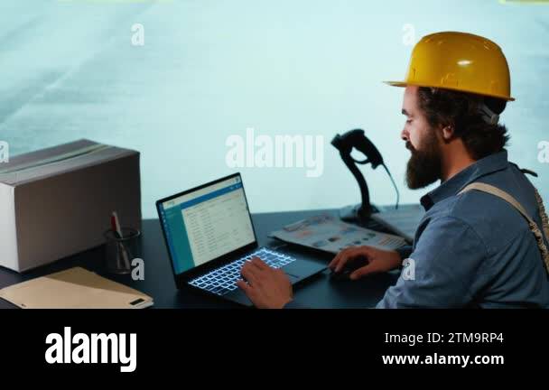 Dispatch logistics Stock Videos & Footage - HD and 4K Video Clips - Alamy