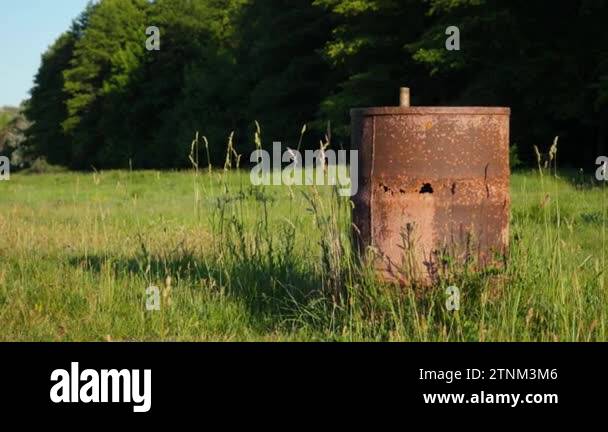 Bin with rust Stock Videos & Footage - HD and 4K Video Clips - Alamy