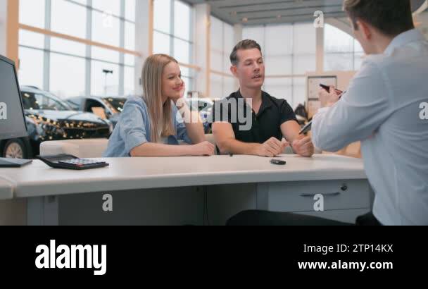 Leasing work Stock Videos & Footage - HD and 4K Video Clips - Alamy