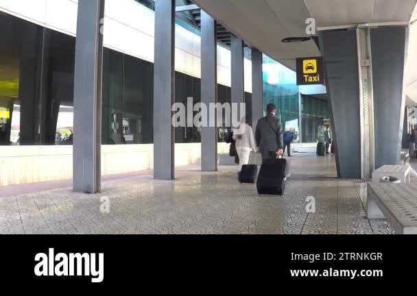 Airline passengers airport Stock Videos & Footage - HD and 4K Video ...