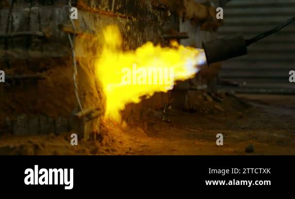 Blow torch metal Stock Videos & Footage - HD and 4K Video Clips - Alamy
