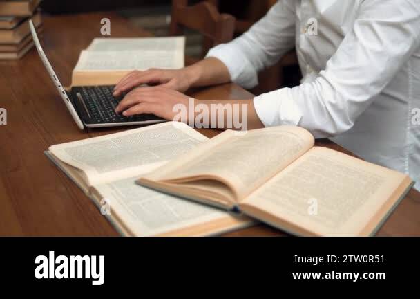 Reading typing Stock Videos & Footage - HD and 4K Video Clips - Alamy