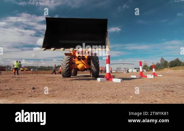 Wheel loader excavator Stock Videos & Footage - HD and 4K Video Clips ...
