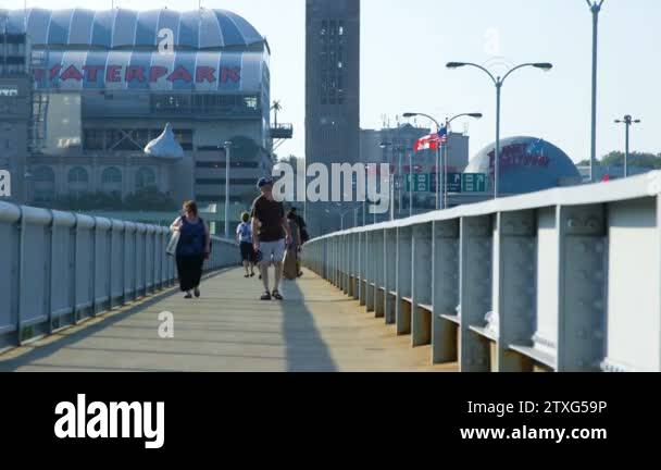 Us canada border bridge Stock Videos & Footage - HD and 4K Video Clips ...