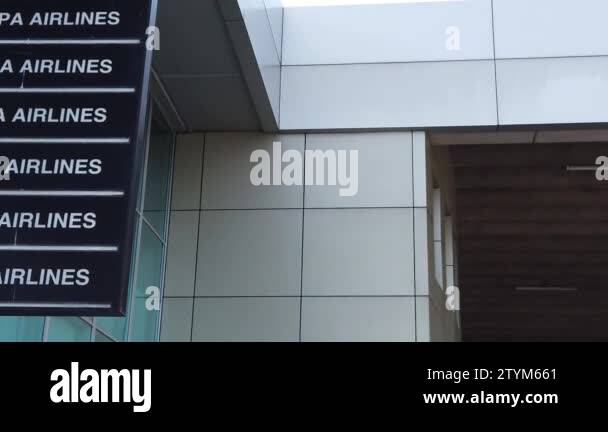 Airline gate Stock Videos & Footage - HD and 4K Video Clips - Alamy