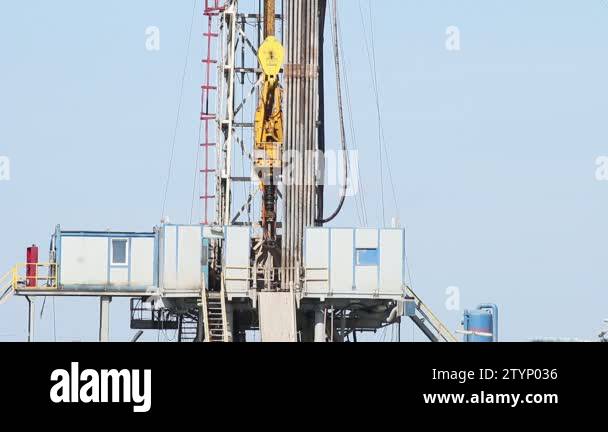 Oil Rig Clips Oil drilling rig top drive Stock Videos & Footage - HD and 4K Video ...