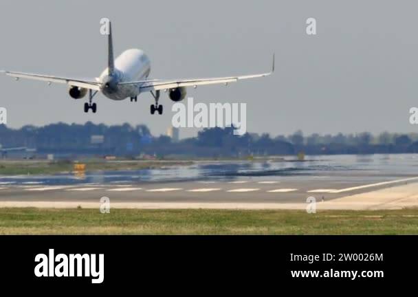 Airbus a320 a320 200 airliner Stock Videos & Footage - HD and 4K Video ...