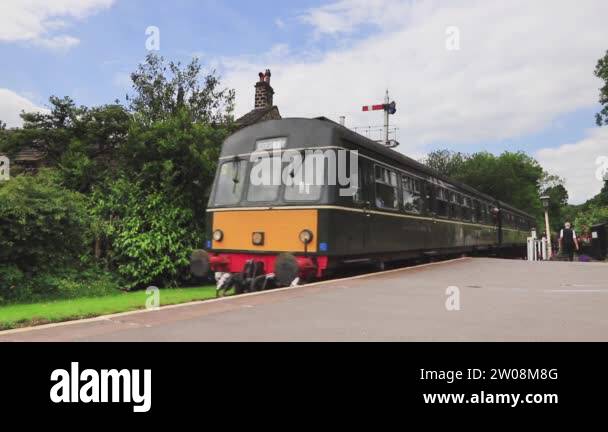 Dmu Rescue Train Northern dmu train Stock Videos & Footage - HD and 4K Video Clips - Alamy