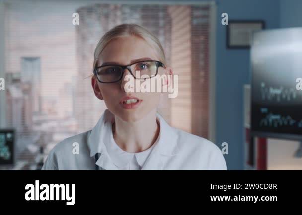 Smart female doctor Stock Videos & Footage - HD and 4K Video Clips - Alamy