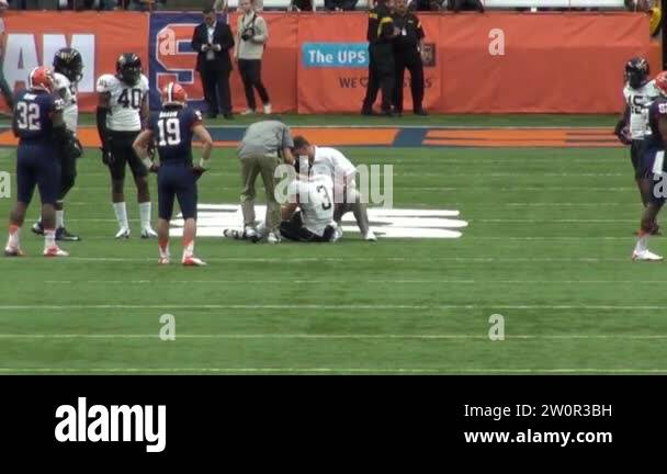 Leg injury, sports Stock Videos & Footage - HD and 4K Video Clips - Alamy