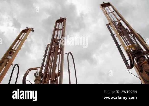 Drilling rigs Stock Videos & Footage - HD and 4K Video Clips - Alamy