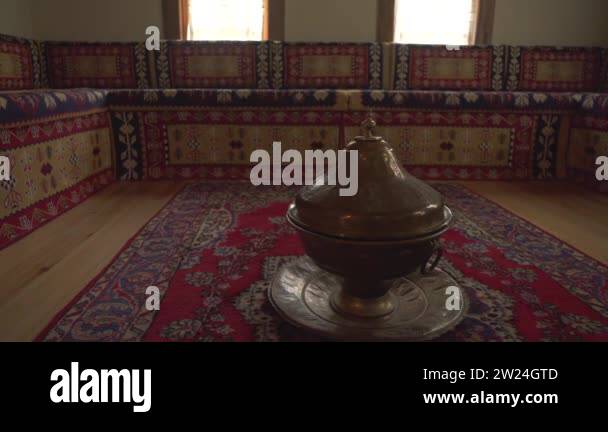 Divan divans Stock Videos & Footage - HD and 4K Video Clips - Alamy