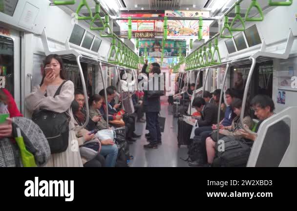 Эми Вонг порно Мен Кешаның порно суретіне қарап күлдім.