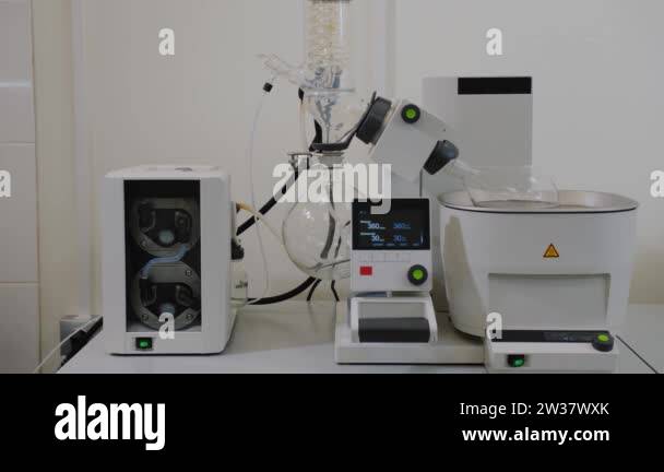 Rotating Collection Flask Rotary vacuum evaporator in chemical laboratory. Rotating flask Stock ...