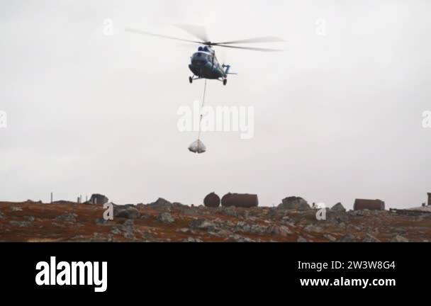 Vertical ropes hanging Stock Videos & Footage - HD and 4K Video Clips ...