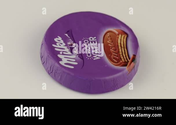 Choco wafer Stock Videos & Footage - HD and 4K Video Clips - Alamy