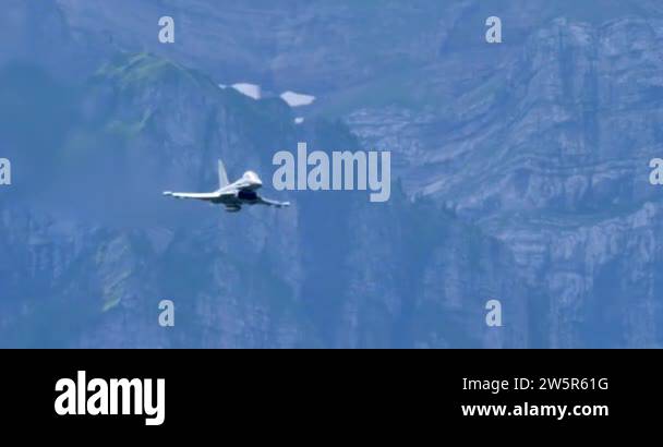 Plane inverted Stock Videos & Footage - HD and 4K Video Clips - Alamy