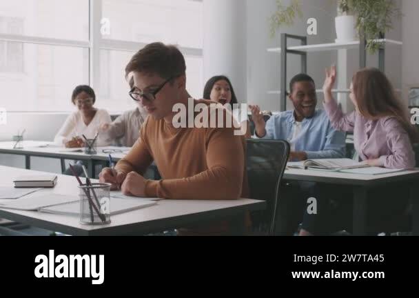 Diverse clever Stock Videos & Footage - HD and 4K Video Clips - Alamy