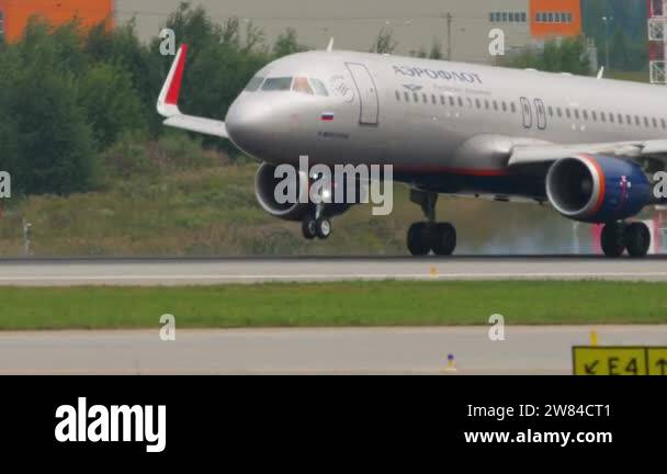 Aeroflot airbus a320 Stock Videos & Footage - HD and 4K Video Clips - Alamy