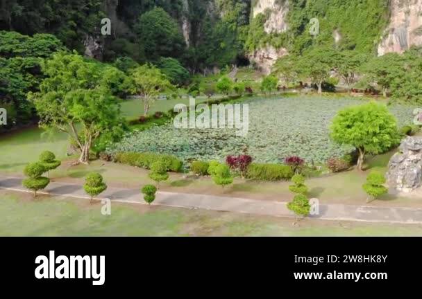 Walkway Clips Light up walkway Stock Videos & Footage - HD and 4K Video Clips - Alamy