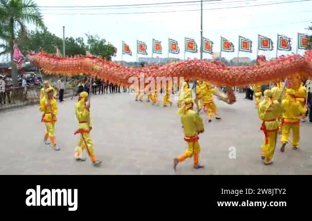 People perform during dragon dance Stock Videos & Footage - HD and 4K ...