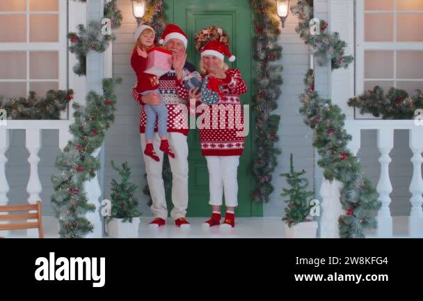 Holding hug hi Stock Videos & Footage - HD and 4K Video Clips - Alamy
