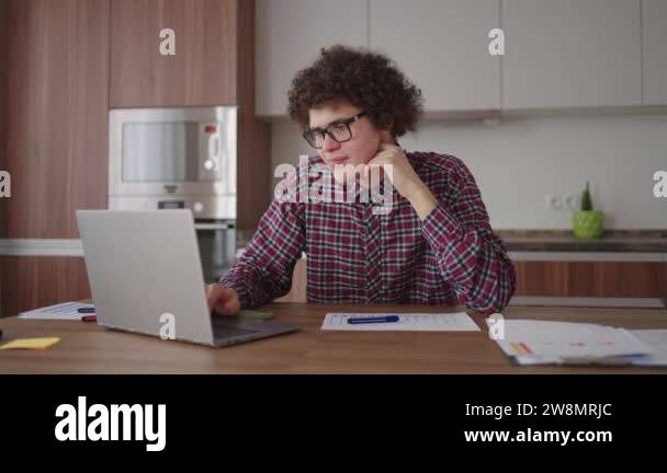 Brooding sit Stock Videos & Footage - HD and 4K Video Clips - Alamy