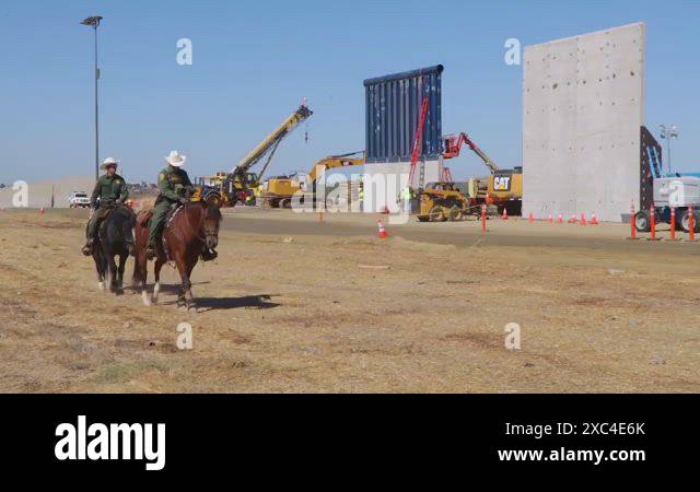 Trump wall us mexico Stock Videos & Footage - HD and 4K Video Clips - Alamy